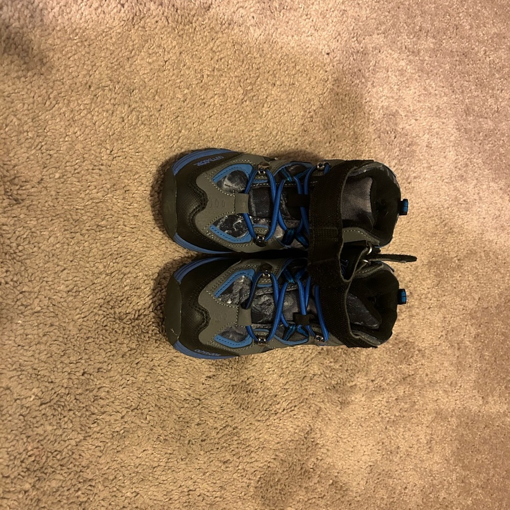 Vitike Boys Snow Boots. Non Slip Metal Buckle Sole High Top Waterproof.